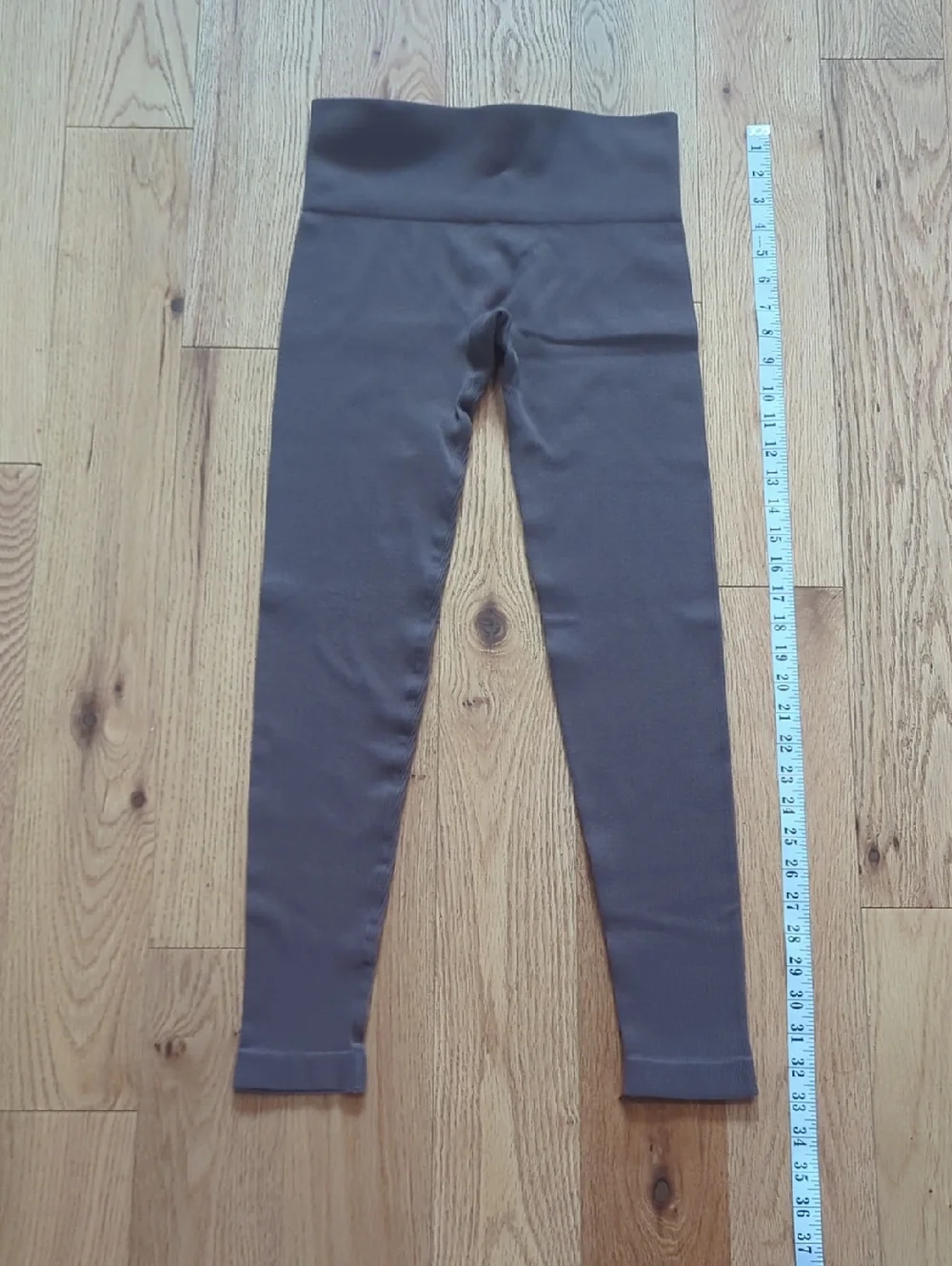 LEMON. Ribbed Legging. Size Medium. - Picture 6 of 9